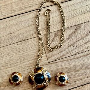 VINTAGE TORTOISE SHELL NECKLACE & CLIP ON EARRING SET